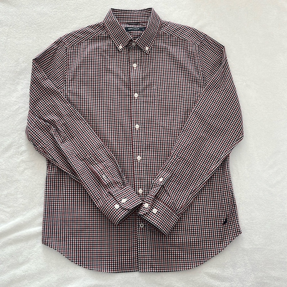 Nautica Men’s Long Sleeve Button Down Dress Shirt Size Medium